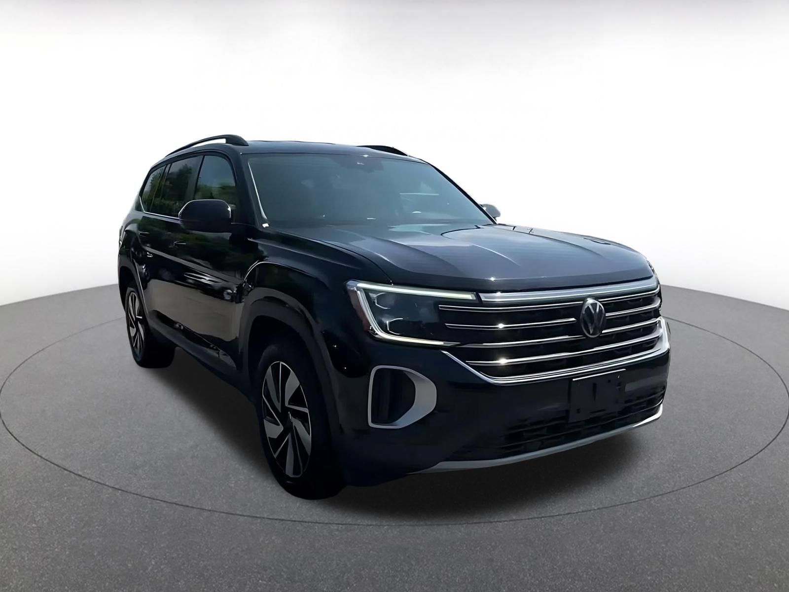 Used 2024 Volkswagen Atlas SE AWD/4WD image 3