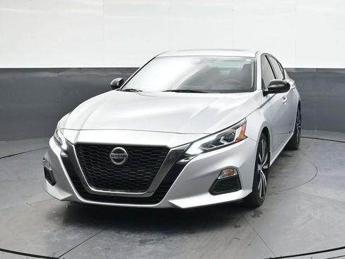 Used 2020 Nissan Altima 2.5 SR w/ Premium Package image 9