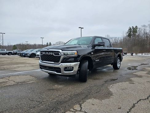 New 2026 RAM 1500 4x4 Crew Cab image 8