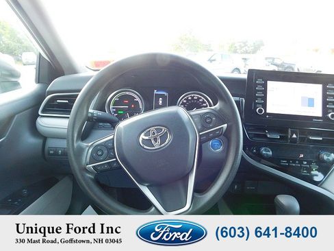 Used 2021 Toyota Camry LE image 15