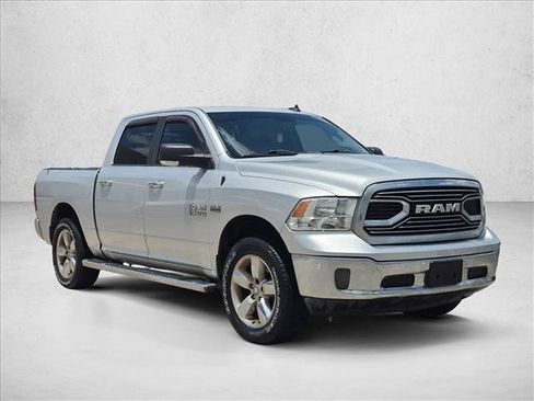 Used 2017 RAM 1500 Lone Star RWD image 3