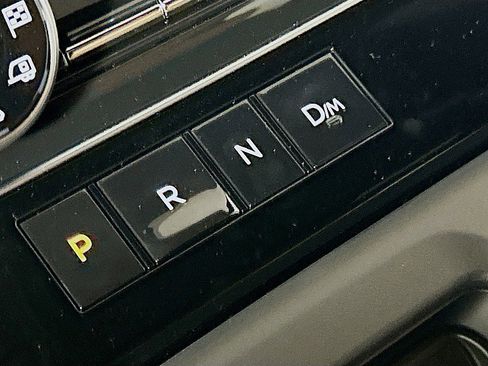 New 2025 Nissan Armada SL w/ Captain's Chari Seat Package image 18