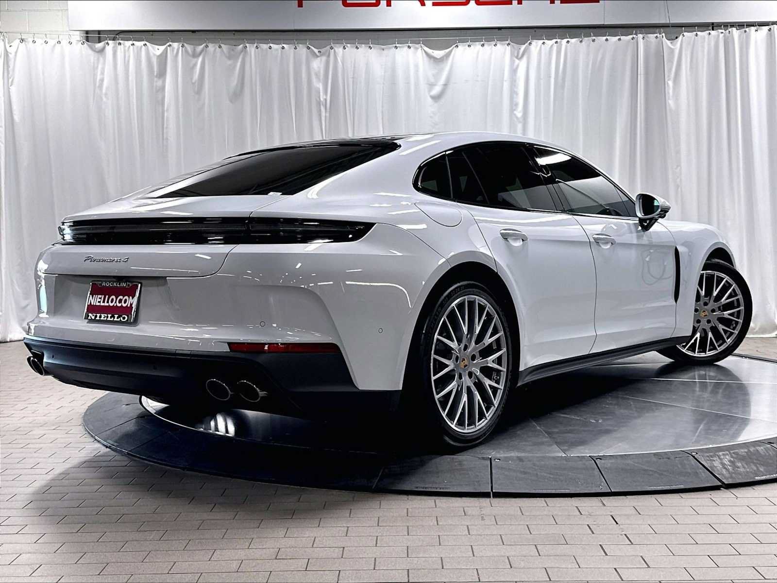 Used 2025 Porsche Panamera 4 AWD/4WD image 9