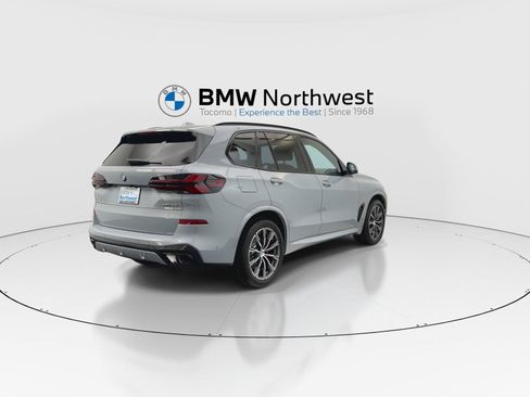 New 2026 BMW X5 xDrive40i w/ M Sport Package AWD/4WD image 3
