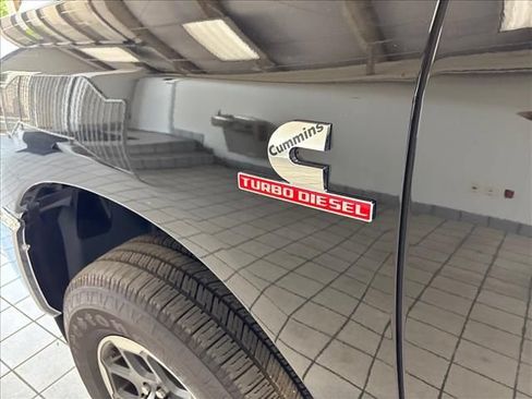 Used 2025 RAM 2500 Laramie AWD/4WD image 7