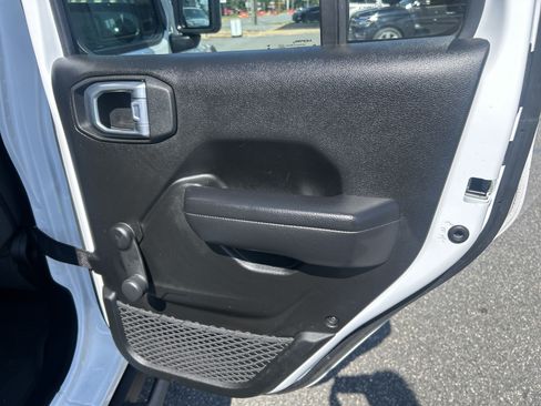 Used 2024 Jeep Wrangler Unlimited Sport AWD/4WD image 18