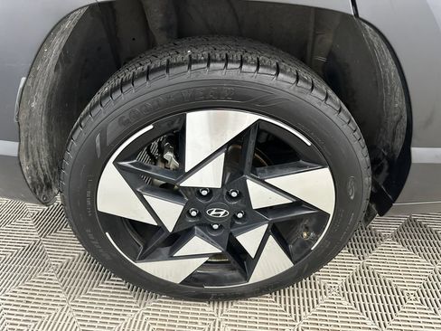 Used 2024 Hyundai Kona Limited FWD image 18