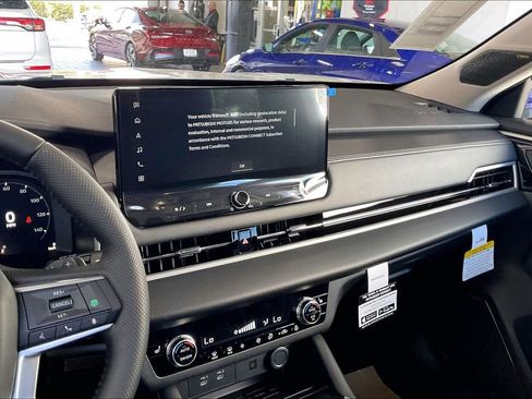 New 2026 Mitsubishi Outlander SE FWD image 7