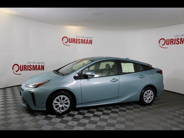 Used 2019 Toyota Prius LE FWD image 3