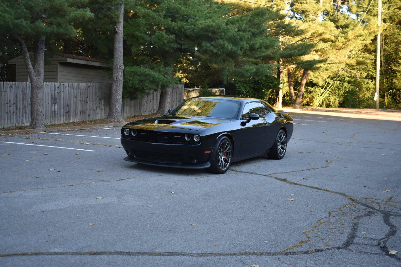 Used 2016 Dodge Challenger SRT RWD image 2