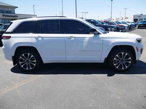 Certified 2022 Jeep Grand Cherokee Overland w/ MOPAR Finishing Package AWD/4WD image 22