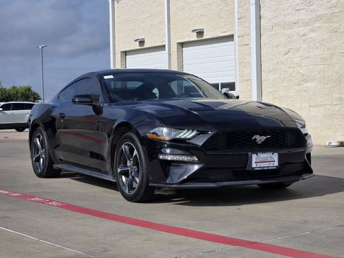 Used 2020 Ford Mustang Coupe RWD image 2