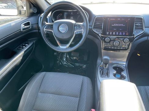 Used 2019 Jeep Grand Cherokee Laredo image 8