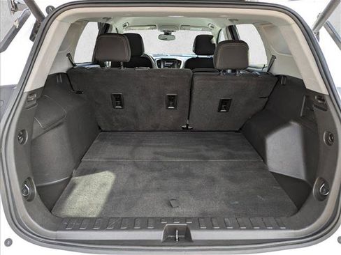 Used 2022 GMC Terrain SLE w/ Driver Convenience Package image 6