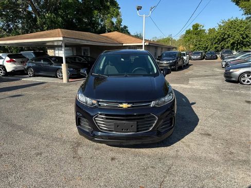 Used 2021 Chevrolet Trax LS image 2