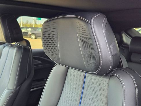 Certified 2025 Cadillac Lyriq Luxury image 12