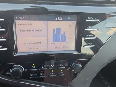 Used 2019 Toyota Camry LE FWD image 11