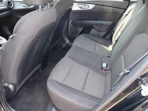 Used 2023 Kia Forte LXS FWD image 5