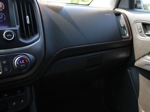 Used 2015 GMC Canyon SLE w/ All-Terrain Package AWD/4WD image 19