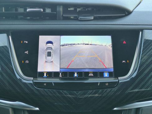 Used 2024 Cadillac XT6 Premium Luxury w/ Technology Package image 14