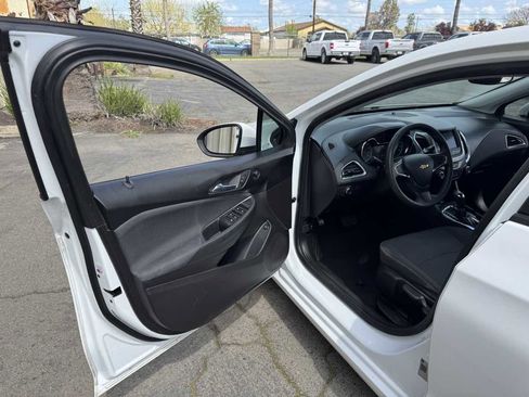 Used 2019 Chevrolet Cruze LS image 25