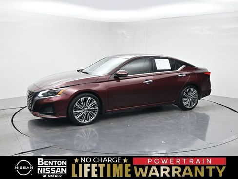 Used 2024 Nissan Altima 2.5 SL FWD image 1