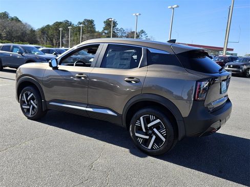 New 2026 Nissan Kicks SV w/ SV Premium Package image 7