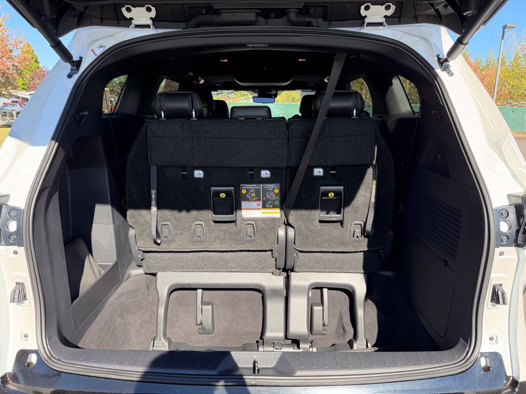 Used 2025 Toyota Sienna Platinum AWD/4WD image 11