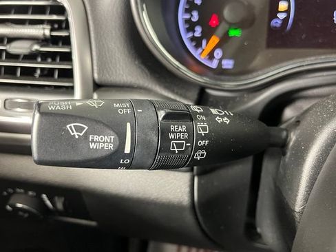 Used 2019 Jeep Grand Cherokee Laredo AWD/4WD image 23