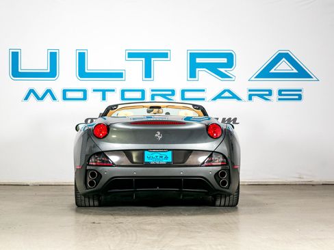 Used 2011 Ferrari California image 21