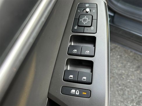 Used 2023 Kia EV6 Light image 22