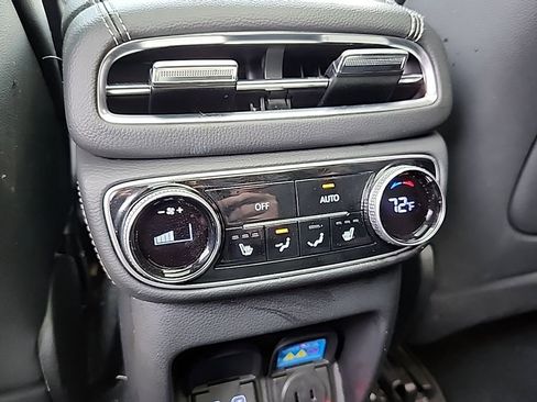 Used 2024 Genesis GV80 2.5T w/ Prestige Package image 18