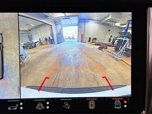 Used 2023 GMC Yukon Denali Ultimate image 32