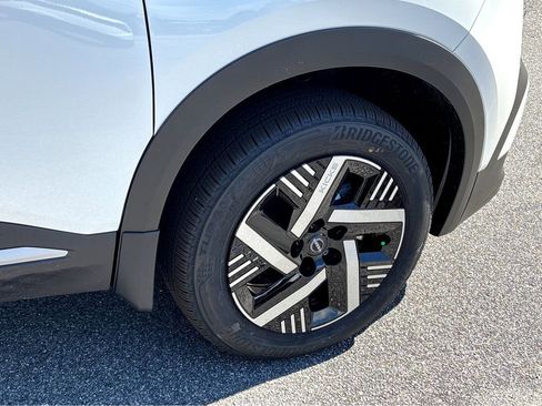 New 2026 Nissan Kicks SV FWD image 25