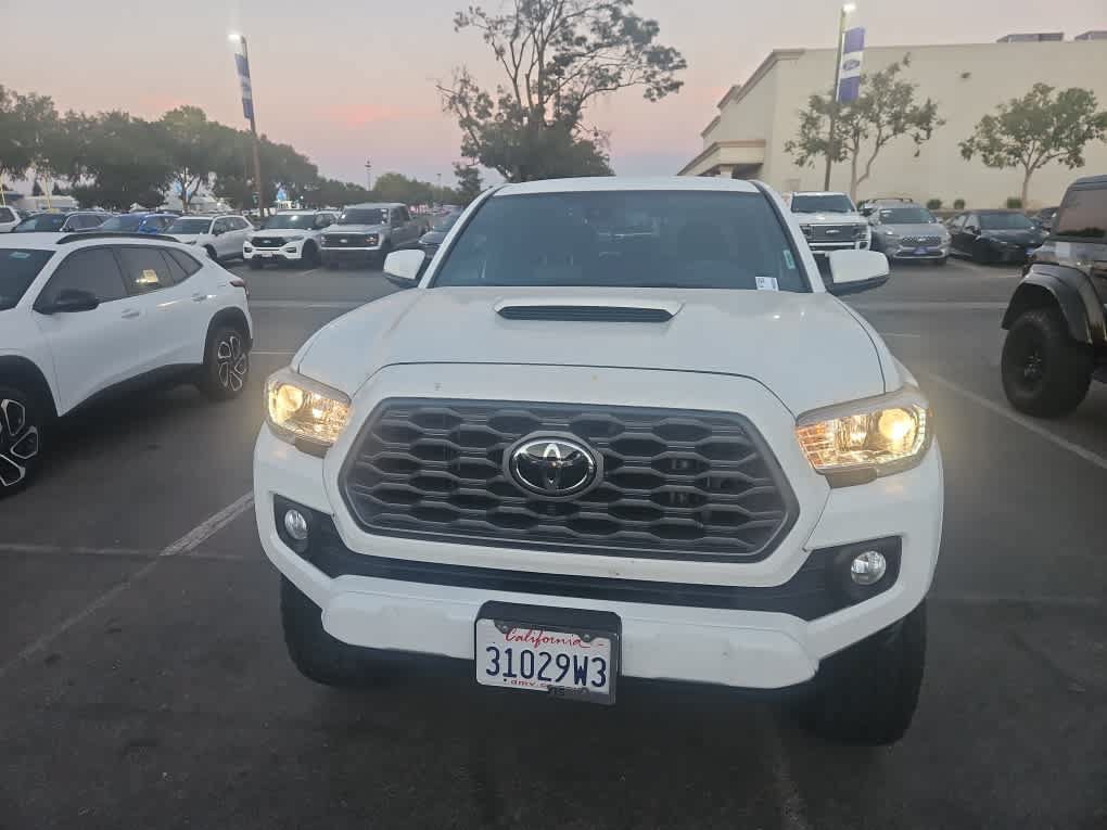 Used 2023 Toyota Tacoma TRD Sport w/ Advanced Technology Package AWD/4WD image 2