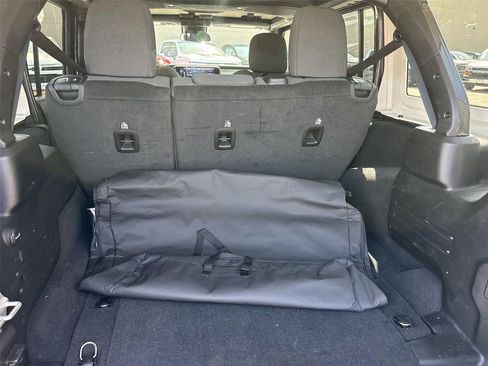 Used 2025 Jeep Wrangler Sport S image 22
