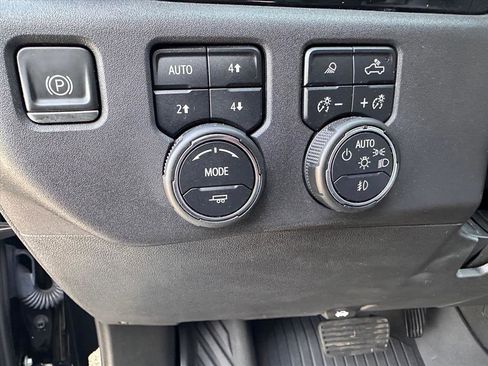 Used 2022 Chevrolet Silverado 1500 LT Trail Boss w/ LT Trail Boss Premium Package image 21