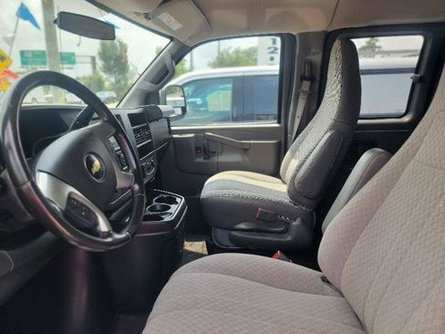 Used 2016 Chevrolet Express 2500 LS RWD image 4
