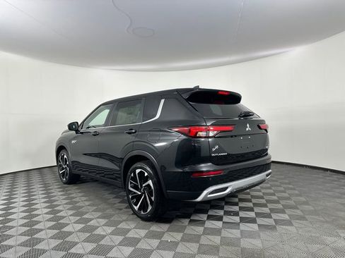New 2025 Mitsubishi Outlander SE image 12