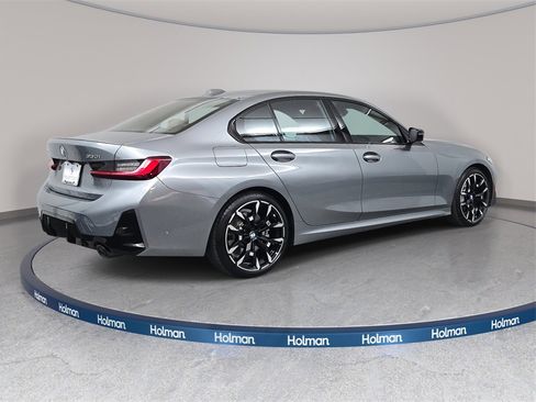 Used 2025 BMW 330i xDrive Sedan w/ M Sport Package image 6