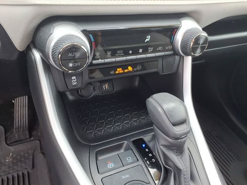 Used 2025 Toyota RAV4 XLE w/ Convenience Package AWD/4WD image 34