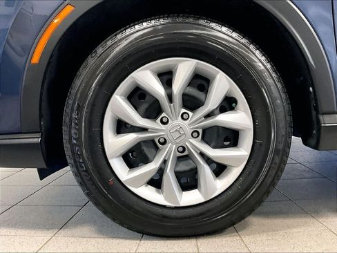 Used 2025 Honda CR-V LX image 7