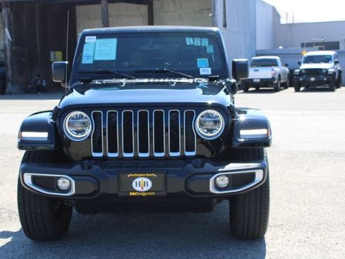 Used 2021 Jeep Wrangler Unlimited Sahara w/ Cold Weather Group AWD/4WD image 2