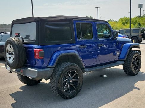 Used 2018 Jeep Wrangler Unlimited Sahara AWD/4WD image 3