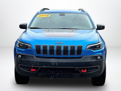 Used 2019 Jeep Cherokee Trailhawk w/ Cold Weather Group image 2