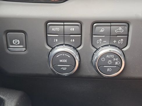 Used 2025 GMC Sierra 1500 AT4 w/ AT4 Premium Package AWD/4WD image 22