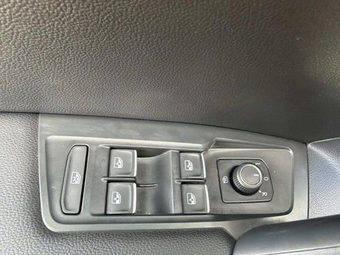 Used 2020 Volkswagen Tiguan SE R-Line FWD image 8