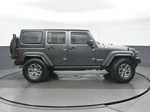 Used 2016 Jeep Wrangler Unlimited Rubicon w/ Connectivity Group AWD/4WD image 2