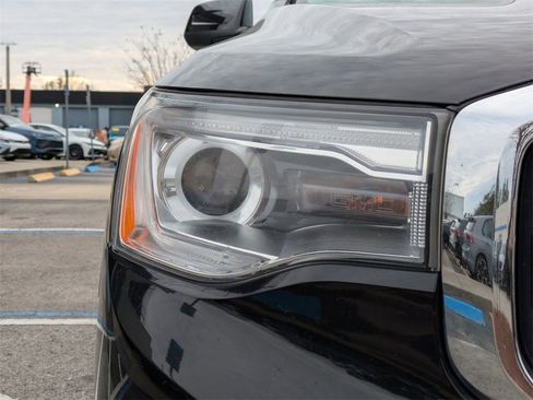 Used 2018 GMC Acadia SLE image 10