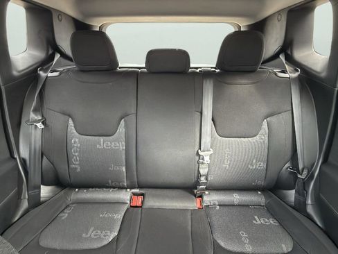 Used 2017 Jeep Renegade Latitude image 26